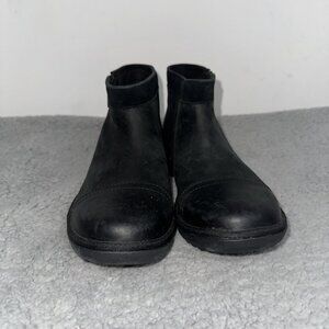 New! UGG Attell Waterproof Leather Bootie Black Size 7.5 1103832
